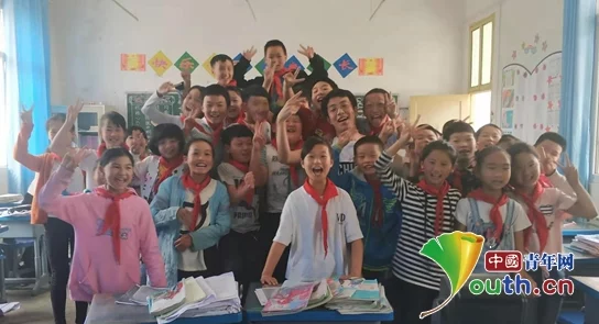 支教肉妇干柴烈火：探讨农村教育背景下的师生关系与情感交织现象研究
