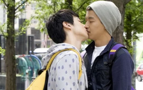 男男Gay做受 高潮电影：探讨同性恋群体在影视作品中的表现与影响，以及对社会认知的促进