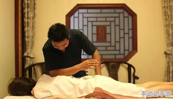 男按摩师舌头伸进去了SPA，顾客惊呼不已引发热议，行业规范亟待加强与反思