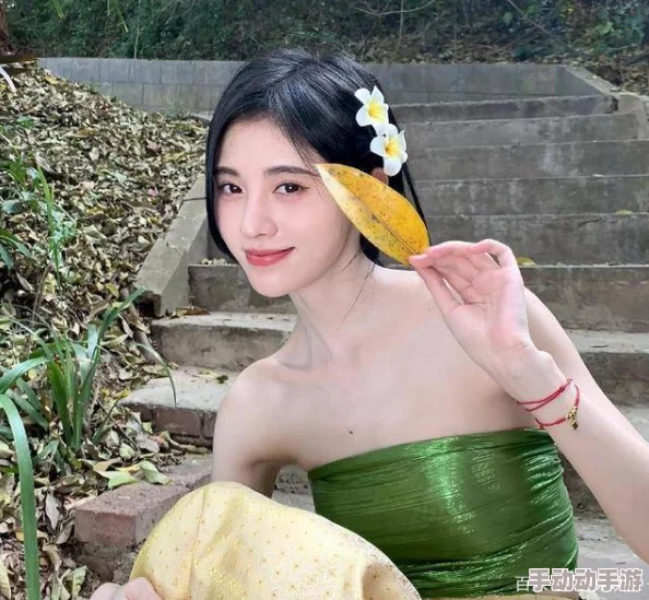 鞠婧祎秘 被男人桶到爽动漫，网友热议：这部作品的剧情设定和角色塑造让人印象深刻，值得一看！