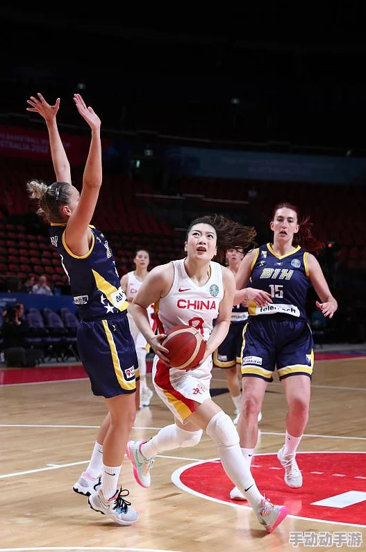 错位关系c1v1技巧：深入解析如何在对战中运用错位策略提升个人竞技水平与胜率的方法