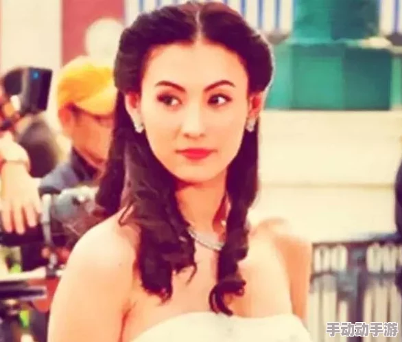 1九,幺海外版：明星私生活曝光，绯闻恋情引发网友热议，背后真相令人震惊！