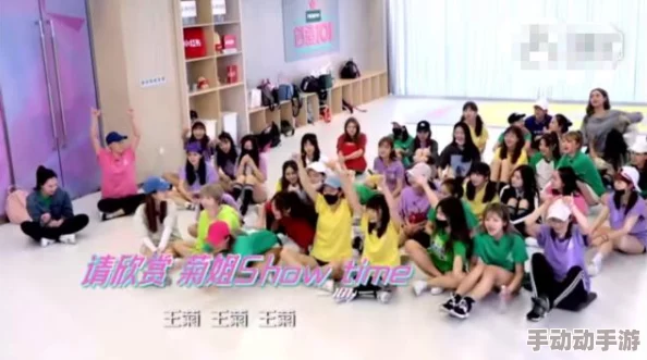 网曝稀缺小U女,网友热议这一新兴模特群体的独特魅力与市场需求,引发时尚界关注与讨论 网曝稀缺小U女,网友热议这一新兴模特群体的独特魅力与市场需求,引发时尚界关注与讨论