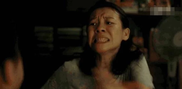 花楼女子檀木板下翘红痕，惊现神秘身世背后令人震惊的秘密，揭开千年历史的迷雾！