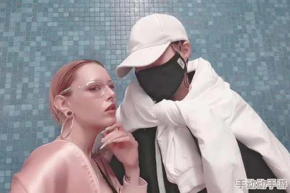 全家共享小红：传言小红是某大佬私生女，身世扑朔迷离