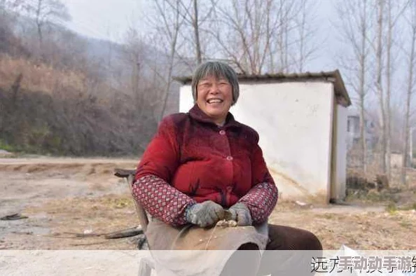 53岁大妈山坡做皮肉生意的原因:竟是为了治愈重病!背后令人震惊的故事曝光! 53岁大妈山坡做皮肉生意的原因:竟是为了治愈重病!背后令人震惊的故事曝光!