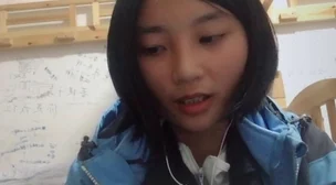 老师没戴套子c了我一天视频，这段视频记录了老师在课堂上没有使用保护措施的情况，引发了学生们的热议和讨论