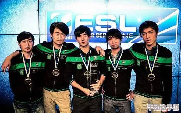 男生将坤坤赛季女生的定眼免费,竟引发全网热议,网友疯狂评论直呼太不可思议! 男生将坤坤赛季女生的定眼免费,竟引发全网热议,网友疯狂评论直呼太不可思议!