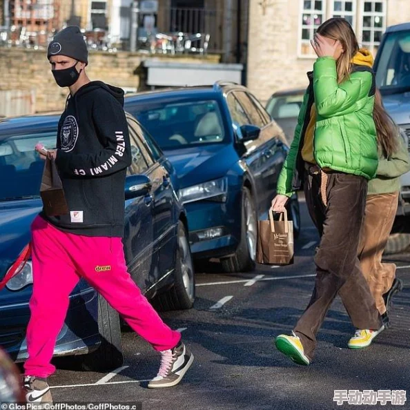 桃红色世界jeep主打进口,推出全新限量版车型,展现独特魅力与卓越性能,引领时尚潮流新风尚 桃红色世界jeep主打进口,推出全新限量版车型,展现独特魅力与卓越性能,引领时尚潮流新风尚