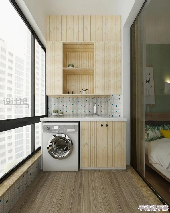 脱了内裤在阳台趴着被c，网友热议：这是无意还是故意？背后故事引发关注与讨论！