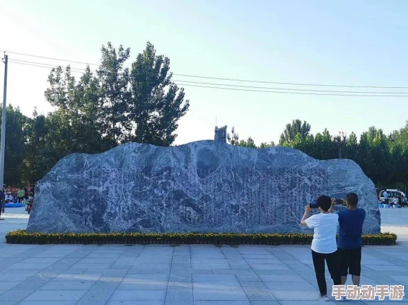 超级乱婬岳：最新动态揭示了事件背后的复杂关系与社会反响，引发广泛讨论与关注