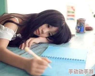 老女人aaaa╳╳：她的生活故事引发了社会对女性年龄歧视的新思考与讨论，值得我们深思与关注