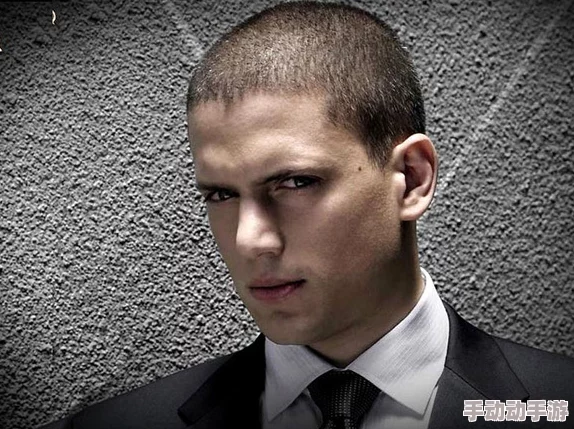 男人的 伸到男坤坤眼里：当代男性在情感表达与社会角色中的新挑战与机遇分析