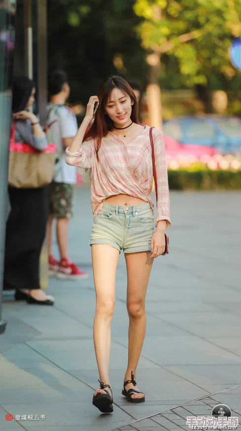 巨乳美女裸照激发艺术创作灵感,展现人体之美 巨乳美女裸照激发艺术创作灵感,展现人体之美