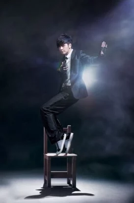 尖叫之夜大喊大鹏这是对经典电影《惊声尖叫》的致敬和幽默模仿