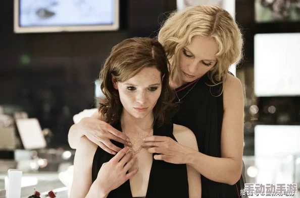 旧版本色多多app女同志吸血鬼杀手勇敢追求梦想展现真实自我