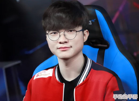 李毅邪恶吧李毅在最新直播中分享了他的健身秘诀和日常生活趣事,吸引了众多粉丝关注 李毅邪恶吧李毅在最新直播中分享了他的健身秘诀和日常生活趣事,吸引了众多粉丝关注