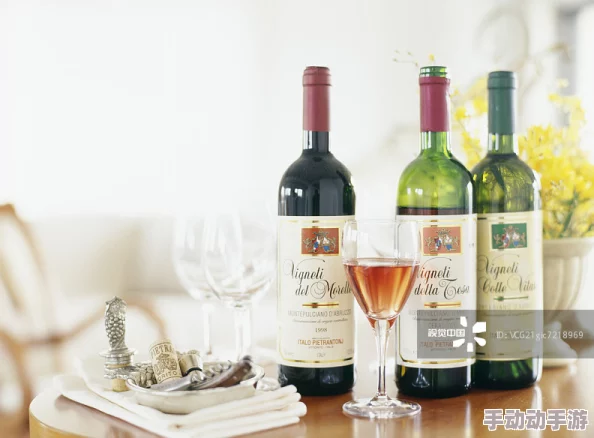 狠狠涩近日一项研究显示,适量饮用红酒有助于提高心脏健康,专家建议每周饮用不超过五杯。 狠狠涩近日一项研究显示,适量饮用红酒有助于提高心脏健康,专家建议每周饮用不超过五杯。