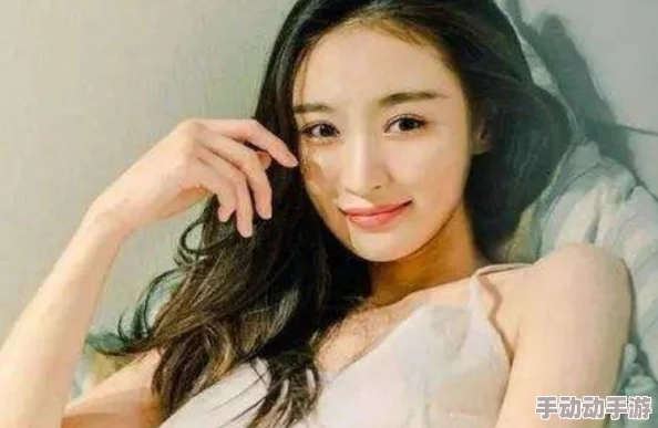 白洁和陈三情圣爱与理解是沟通的桥梁让我们珍惜每一份真情 白洁和陈三情圣爱与理解是沟通的桥梁让我们珍惜每一份真情