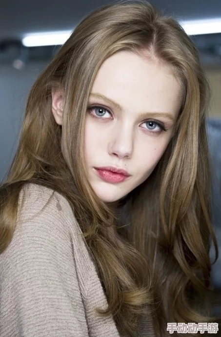 欧美色图22p最新发布的22张高清图片展示了多样的艺术风格与创意表现 欧美色图22p最新发布的22张高清图片展示了多样的艺术风格与创意表现