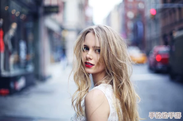 欧美色图22p最新发布的22张高清图片展示了多样的艺术风格与创意表现 欧美色图22p最新发布的22张高清图片展示了多样的艺术风格与创意表现