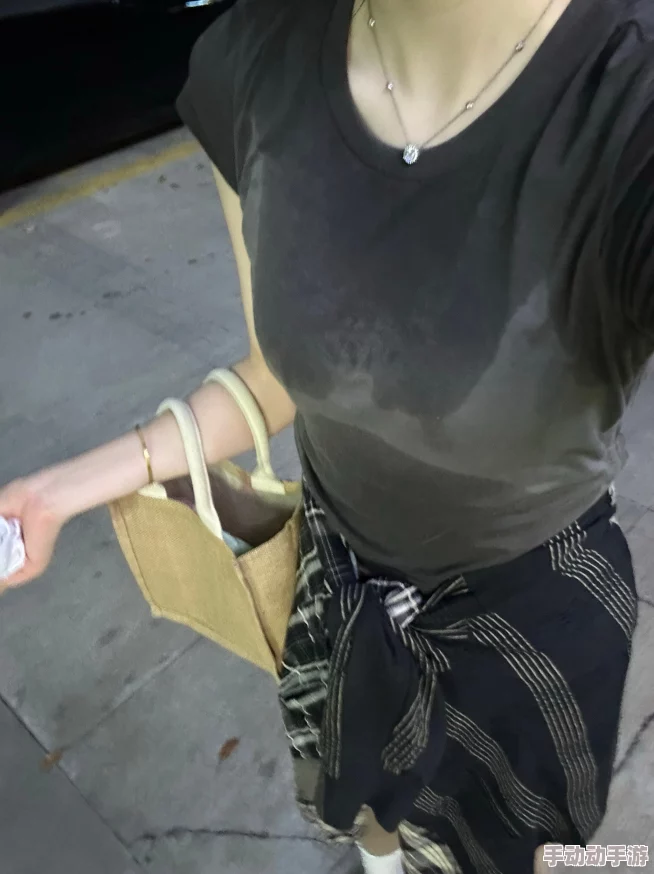 宝贝你湿了雨越下越大浑身都湿透了 宝贝你湿了雨越下越大浑身都湿透了