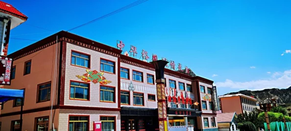 九色中文AI崩了谁让你欺负大叔的网友称其剧情紧凑笑点不断 九色中文AI崩了谁让你欺负大叔的网友称其剧情紧凑笑点不断