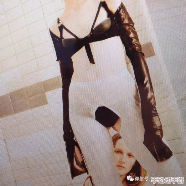 穿开档情趣内衣被调教主人命令下穿上更羞耻的服装继续接受更严格的训练 穿开档情趣内衣被调教主人命令下穿上更羞耻的服装继续接受更严格的训练