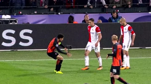 两洞齐插24_25赛季欧冠联赛阶段第4轮:费耶诺德vs萨尔茨堡红牛团结拼搏追逐梦想 两洞齐插24_25赛季欧冠联赛阶段第4轮:费耶诺德vs萨尔茨堡红牛团结拼搏追逐梦想