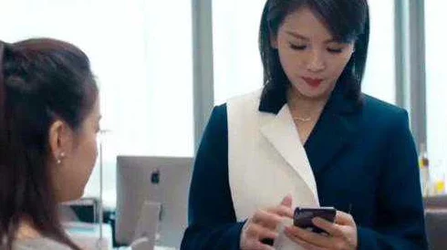 人妻母乳女上司遭遇职场危机哺乳期被迫加班身心俱疲