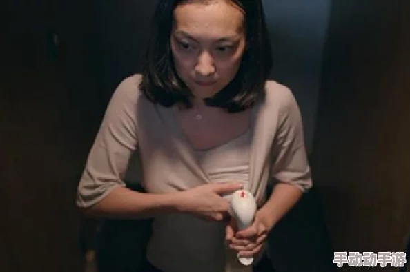 人妻母乳女上司遭遇职场危机哺乳期被迫加班身心俱疲