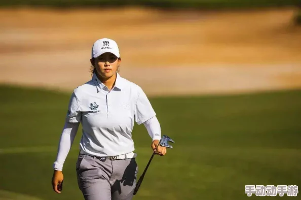 冯珊珊fsszx888任务闺蜜冯珊珊近日参加高尔夫慈善赛为儿童教育筹款 冯珊珊fsszx888任务闺蜜冯珊珊近日参加高尔夫慈善赛为儿童教育筹款