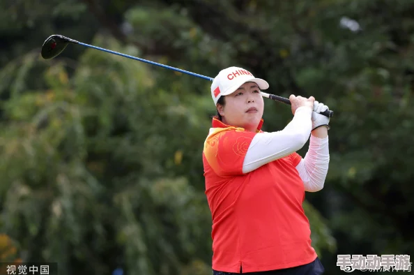 冯珊珊fsszx888任务闺蜜冯珊珊近日参加高尔夫慈善赛为儿童教育筹款 冯珊珊fsszx888任务闺蜜冯珊珊近日参加高尔夫慈善赛为儿童教育筹款