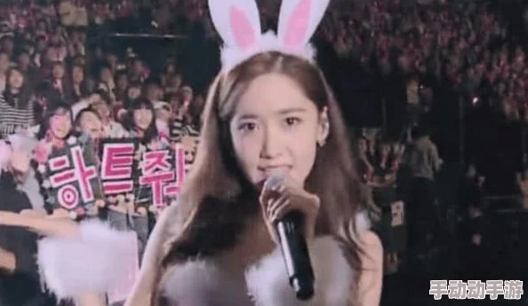 美女下面被粉丝疯狂示爱收到999朵玫瑰花引网友热议 美女下面被粉丝疯狂示爱收到999朵玫瑰花引网友热议