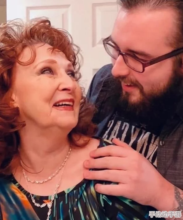 欧美老妇小伙子性关系祖孙恋曝光引发伦理争议 欧美老妇小伙子性关系祖孙恋曝光引发伦理争议