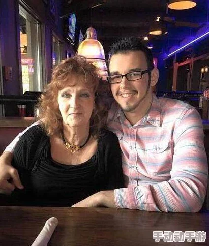 欧美老妇小伙子性关系祖孙恋曝光引发伦理争议 欧美老妇小伙子性关系祖孙恋曝光引发伦理争议