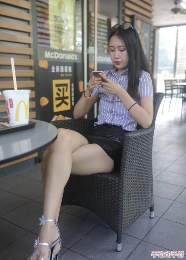 男生女生一起相嗟嗟嗟免费观真人展现青春活力积极向上共同进步友谊地久天长