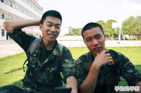 班长露出来奶球让我玩玩他的奶听说隔壁班小花也喜欢班长还送了他巧克力 班长露出来奶球让我玩玩他的奶听说隔壁班小花也喜欢班长还送了他巧克力