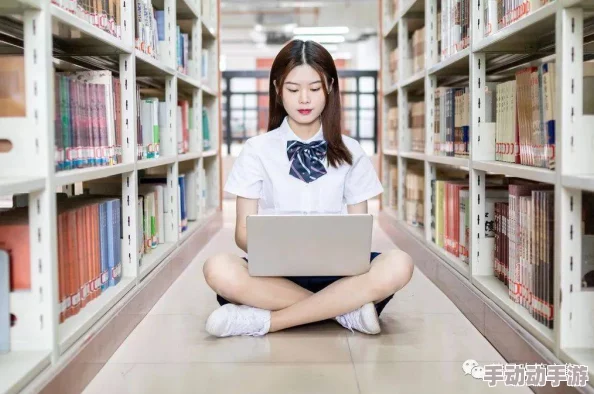 女同学张开腿让我躁她校花竟在图书馆与神秘男子举止亲昵引围观 女同学张开腿让我躁她校花竟在图书馆与神秘男子举止亲昵引围观