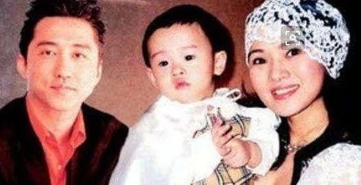 离婚后前夫每天都在关注我听说他还保留着我的照片朋友圈也只对我可见 离婚后前夫每天都在关注我听说他还保留着我的照片朋友圈也只对我可见