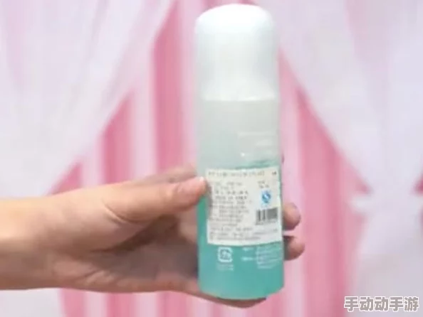 美女的胸大乳液含有激素等成分损害皮肤健康慎用 美女的胸大乳液含有激素等成分损害皮肤健康慎用