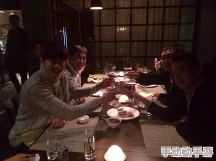 mpo18wen疑似与神秘人士深夜密会共进晚餐举止亲密引发网友热议 mpo18wen疑似与神秘人士深夜密会共进晚餐举止亲密引发网友热议