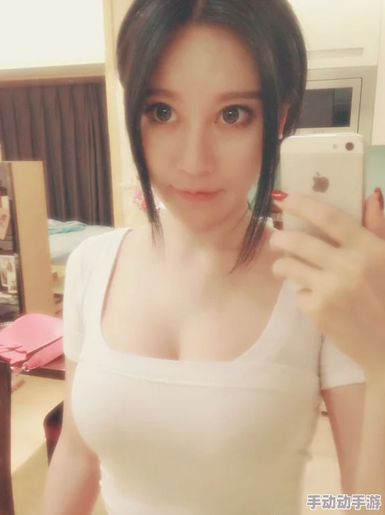 校花h清纯外表下隐藏的秘密引发网友深度挖掘探索其真实身份和经历