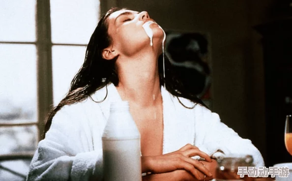 欧美激情综合色综合啪啪五月为何风格独特大胆展现人性欲望让人耳目一新 欧美激情综合色综合啪啪五月为何风格独特大胆展现人性欲望让人耳目一新