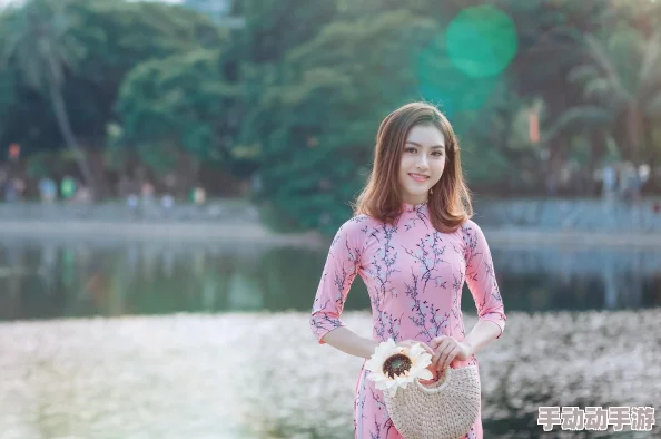 为何让人着迷可能是因为其中包含的禁忌元素和神秘感女仆扒开秘 让男人桶爽