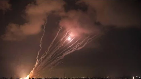 部落冲突2024新版11本狗球流突破4防空怪阵实战视频及克制策略解析