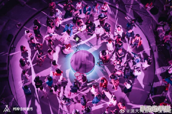男和女全身脱了还亲嘴2025元宇宙恋爱体验舱沉浸式感官盛宴